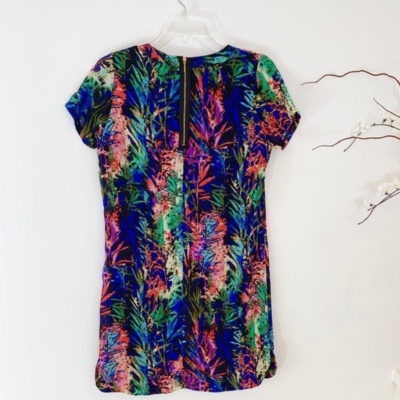 Abstract Floral Shift Dress - Picture 2 of 4